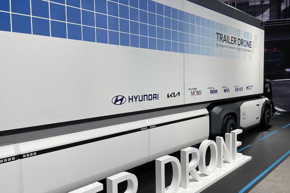現代Trailer Drone概念卡車亮相，拉貨能手.jpg