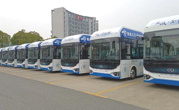 80kW燃料電池發(fā)動機，鋒源氫能助力平湖氫能公交示范投運！.jpg